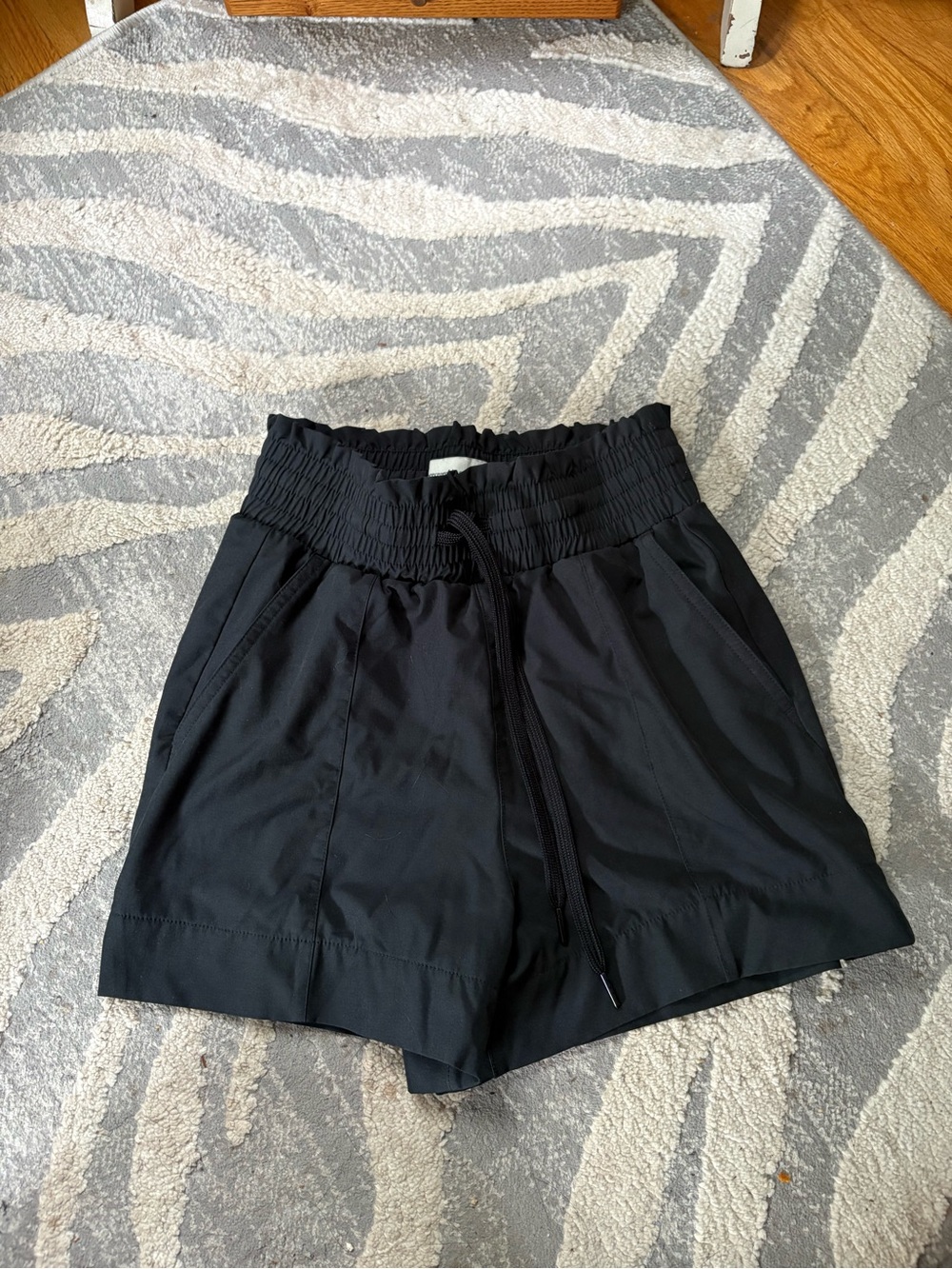 Abercrombie & Fitch Black high-Waist Athletic Shorts